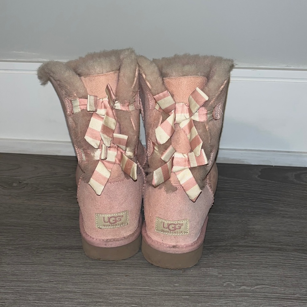 Fluffy Light Oink UGGS